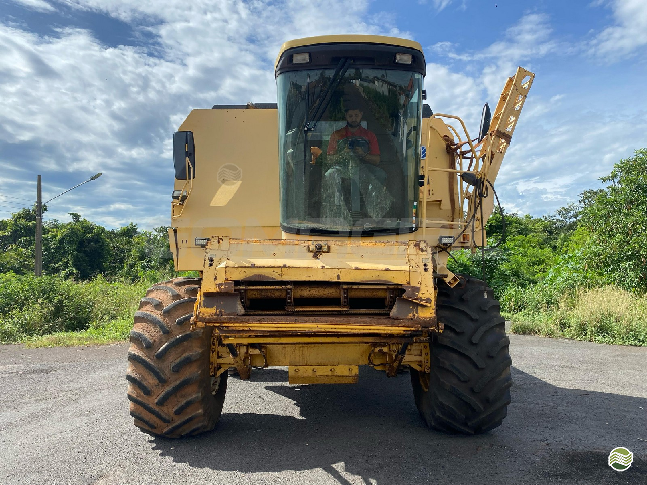 COLHEITADEIRA NEW HOLLAND TC 59 Gomagril Máquinas Agrícolas TANGARA DA SERRA MATO GROSSO MT